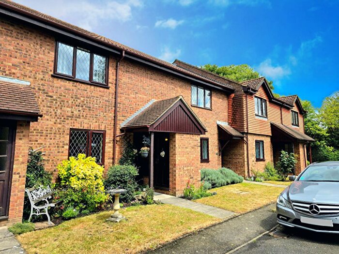 1 Bedroom Maisonette To Rent In Oak Court, Weydon Hill Road, Farnham, GU9