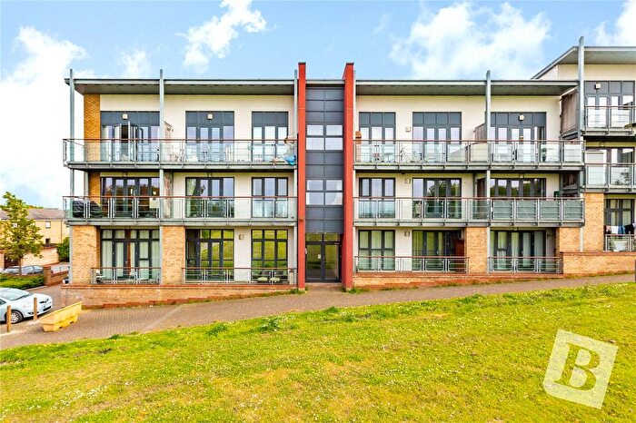 2 Bedroom Flat To Rent In Skylark Avenue, Greenhithe, Kent, DA9