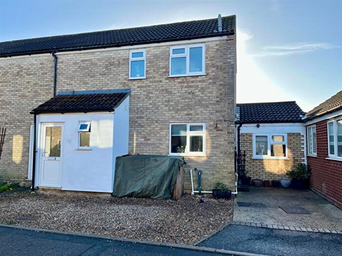 3 Bedroom House For Sale In Porter Road, Long Stratton, Norwich, NR15