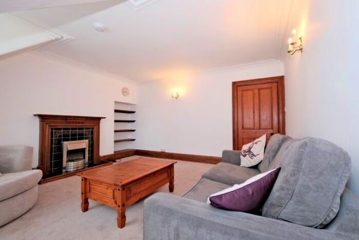 2 Bedroom Flat To Rent In View Terrace, Rosemount, Aberdeen, AB25