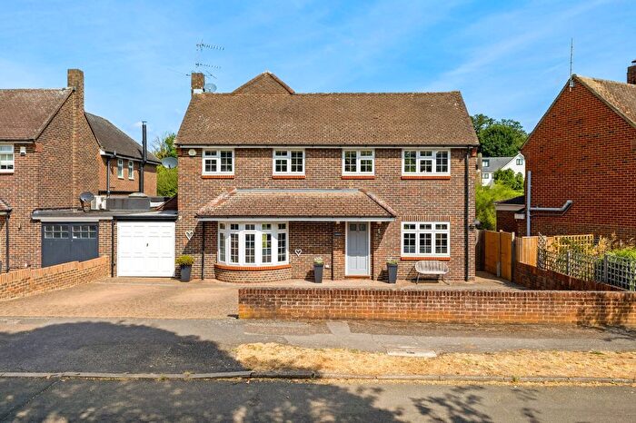 4 Bedroom Detached House For Sale In Evelyn Way, Stoke D'abernon, Cobham, Surrey, KT11