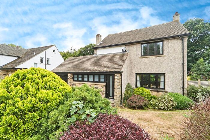 3 Bedroom Detached House For Sale In Walker Wood, Baildon, Shipley, BD17