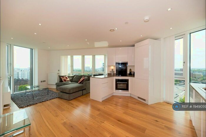 2 Bedroom Flat To Rent In High Street, London, E15