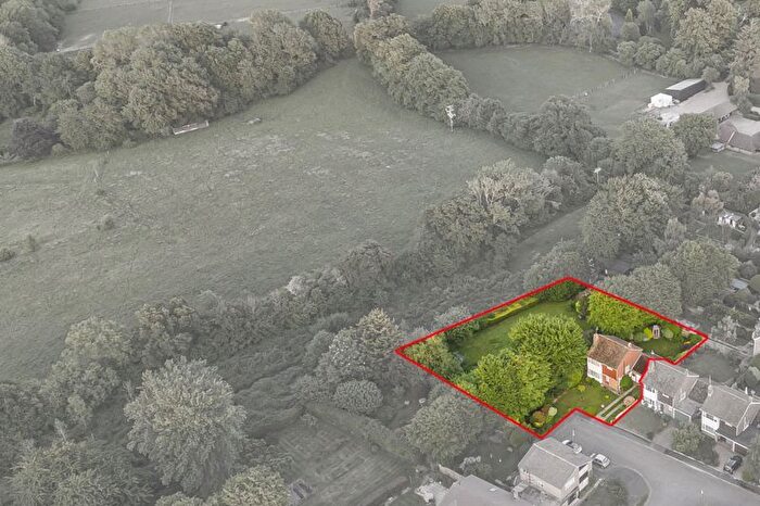 3 Bedroom Detached House For Sale In Shepherds Fold, Holmer Green, High Wycombe, HP15