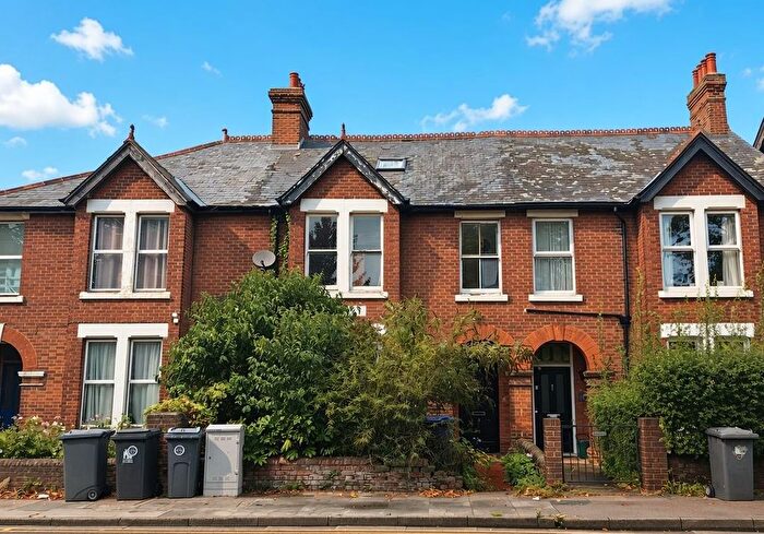 2 Bedroom Flat For Sale In Sturry Road, Canterbury, Kent, CT1