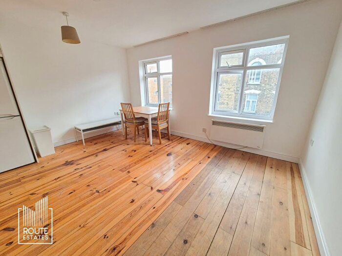 2 Bedroom Flat To Rent In Green Lanes, Hackney, N16