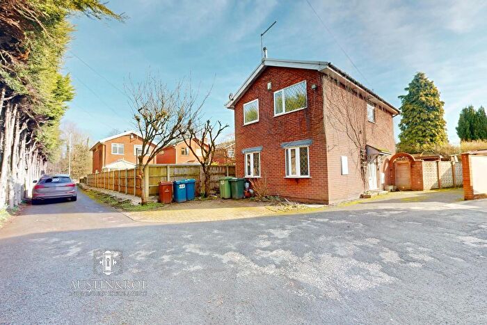 4 Bedroom Detached House For Sale In Newcastle Road, Stone, Staffs, ST15