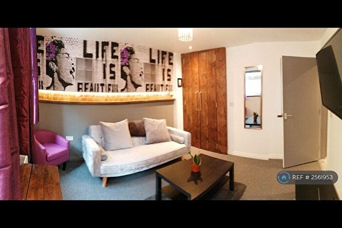 1 Bedroom Flat To Rent In St. Johns Road, Westcliff-On-Sea, SS0