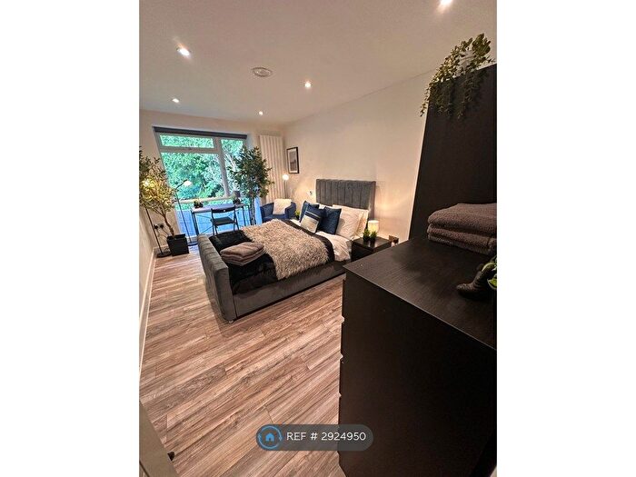 4 Bedroom Semi-Detached House To Rent In Runnelfield, Harrow, HA1