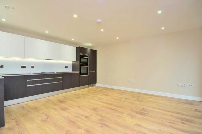 2 Bedroom Flat To Rent In Leapale Lane, Guildford, GU1