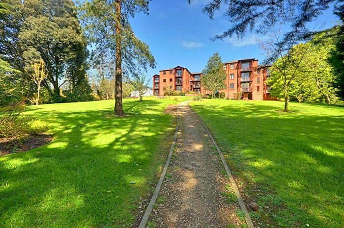 2 Bedroom Flat To Rent In Colehurst Park, Lansdowne Walk, Worcester, WR3