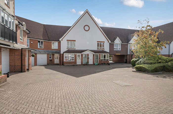 2 Bedroom Maisonette For Sale In Hartigan Place, Woodley, Reading, RG5