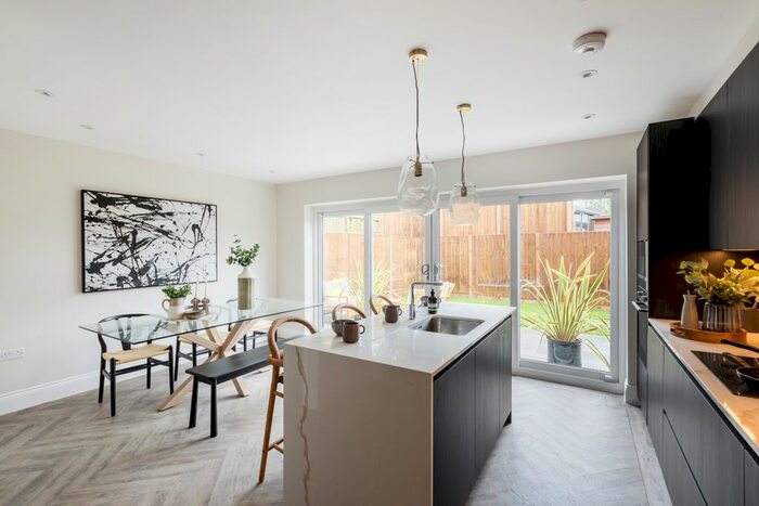 3 Bedroom Terraced House For Sale In Polo Mews, The Gallop, South Croydon, CR2