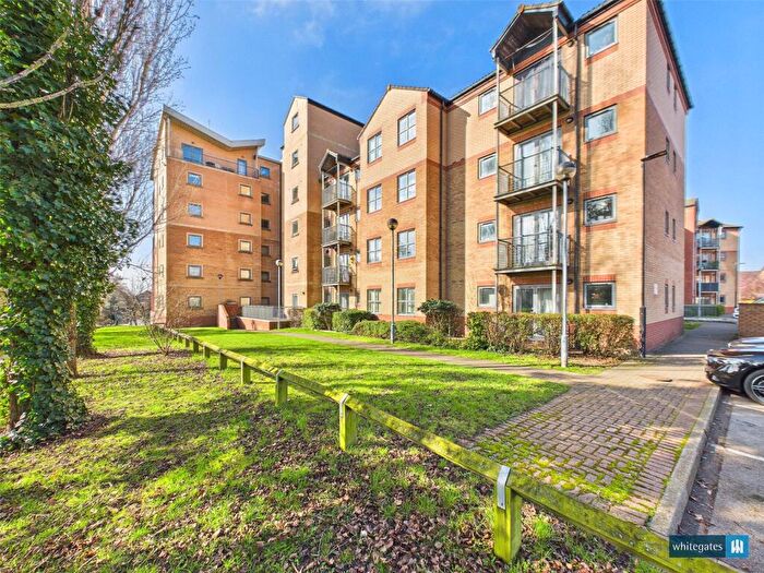 2 Bedroom Apartment For Sale In Kentmere Drive, Lakeside, Doncaster, South Yorkshire, DN4