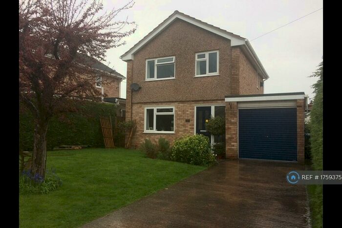 3 Bedroom Detached House To Rent In Llwyn Menlli, Ruthin, LL15