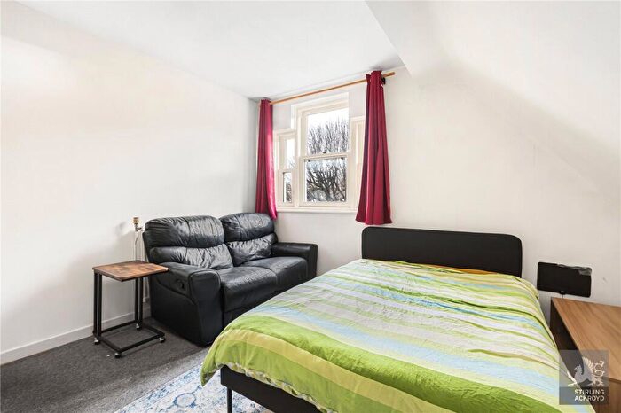 2 Bedroom Apartment To Rent In Wembury Road, London, N6