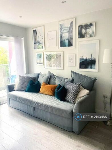 2 Bedroom Flat To Rent In Tequila Wharf, London, E14