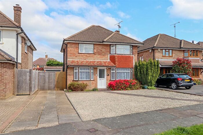 3 Bedroom Detached House For Sale In Irwin Drive, Horsham, RH12