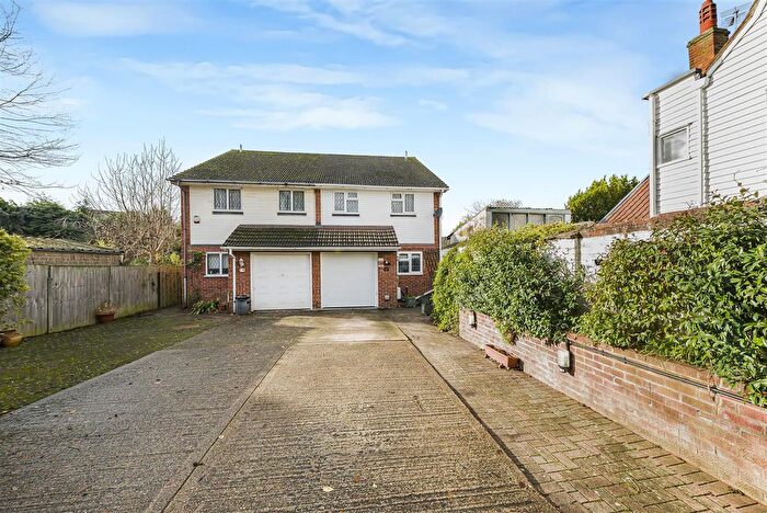 4 Bedroom Semi Detached House For Sale In Glassmill Lane, Bromley, BR2