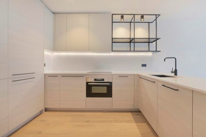 Apartment To Rent In Iris House, Poplar Riverside, London, E14