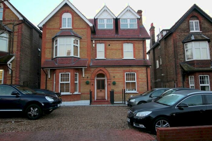 1 Bedroom Flat To Rent In Hawes Road, Bromley, BR1