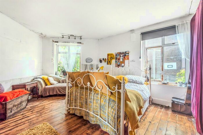 2 Bedroom Apartment For Sale In Stonegate Court, Buck Lane, Kingsbury, NW9