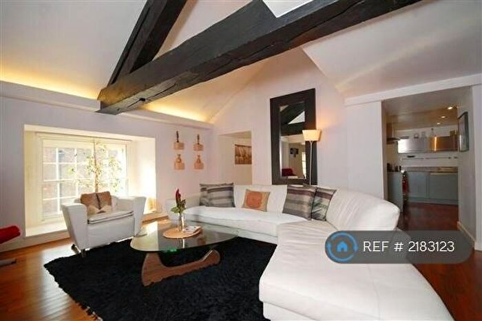 2 Bedroom Flat To Rent In The Highway, London, E1W