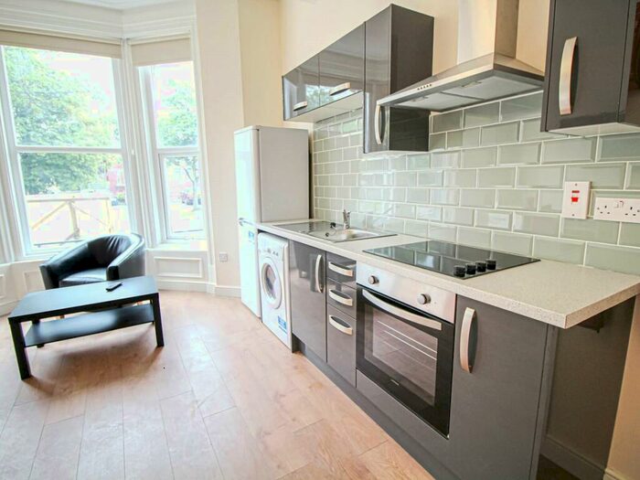 Apartment To Rent In Apt, - East Parade #, HG1