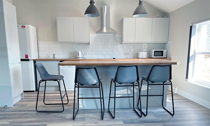 4 Bedroom Private Hall To Rent In King Street, Lancaster, LA1