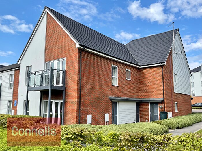 1 Bedroom Maisonette To Rent In Pondtail Avenue, RH12