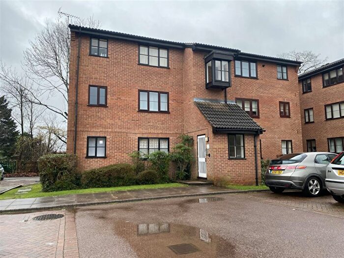 Studio For Sale In Tempsford Close, Enfield, EN2