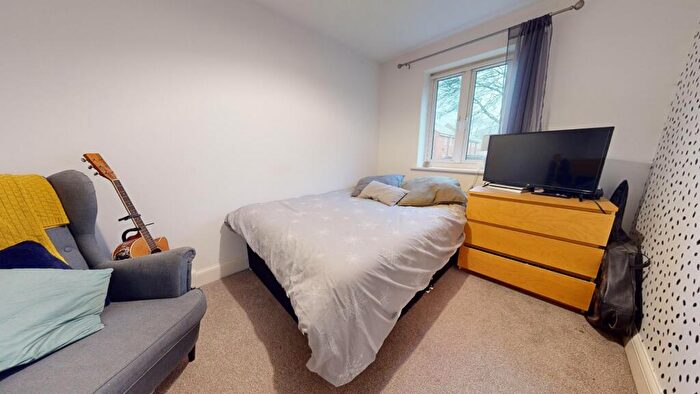 3 Bedroom End Of Terrace House For Sale In Dennetts Close, Daventry, NN11