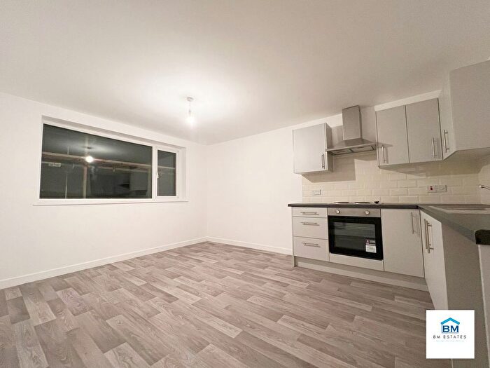 2 Bedroom Flat For Sale In Albert Road, Leicester, LE2