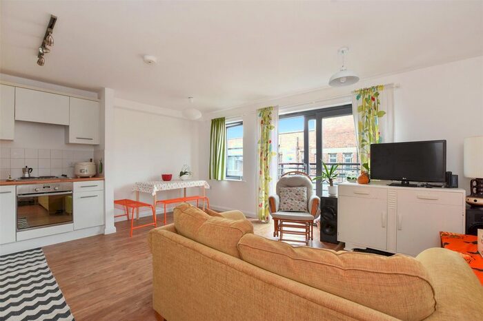2 Bedroom Flat To Rent In Mackintosh Lane, London, E9
