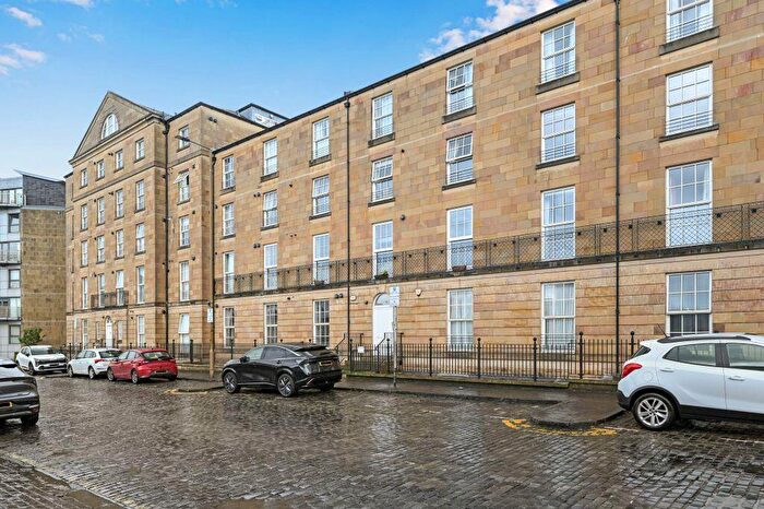 2 Bedroom Flat For Sale In / East London Street, Edinburgh, EH7