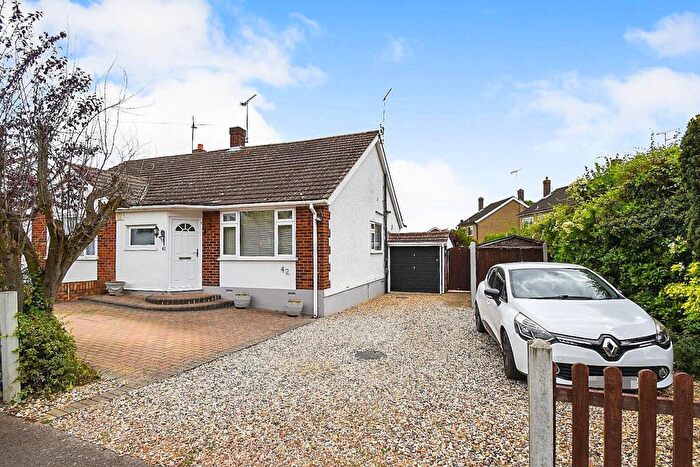 2 Bedroom Chalet For Sale In The Gardens, Doddinghurst, CM15