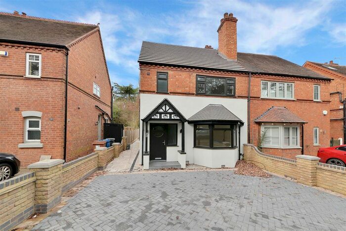 3 Bedroom Semi-Detached House To Rent In Thornhill Road, Streetly, Sutton Coldfield, B74