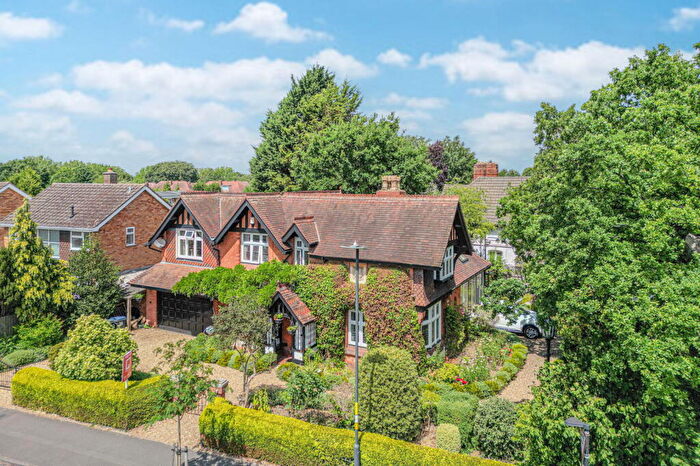 4 Bedroom Detached House For Sale In Hamlet Road, Hall Green, B28