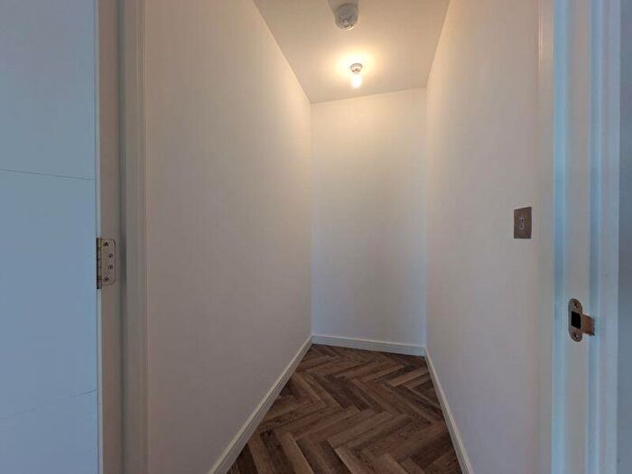 1 Bedroom Flat To Rent In West Heights, Addiscombe Oaks, Croydon, CR0