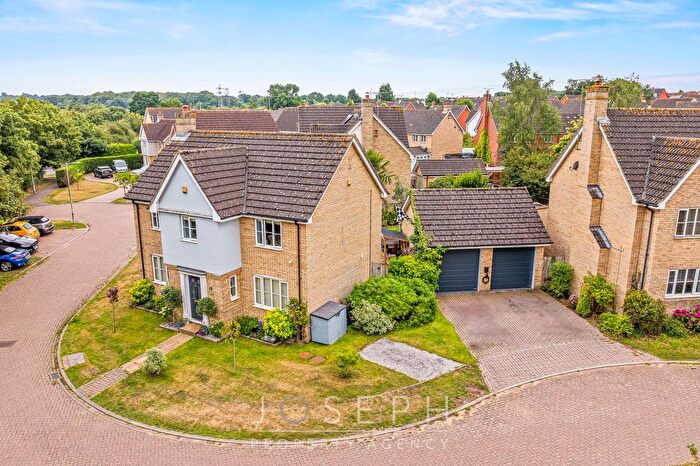 4 Bedroom Detached House For Sale In Tortoiseshell Close, Pinewood, IP8