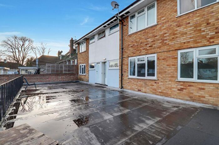 2 Bedroom Apartment To Rent In Kingston Road, Epsom, KT19