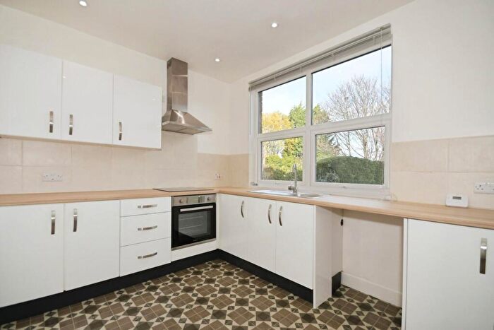 3 Bedroom Semi-Detached House To Rent In Moffatt Road, Sheffield, S2