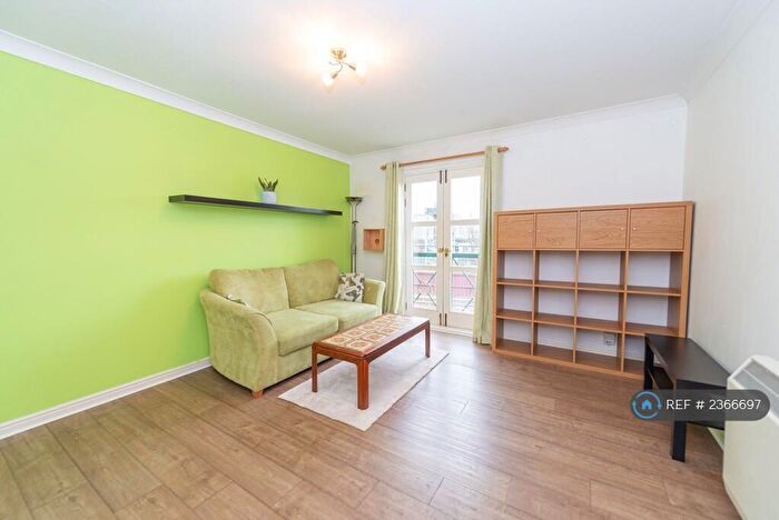 2 Bedroom Flat To Rent In Balbirnie Place, Edinburgh, EH12