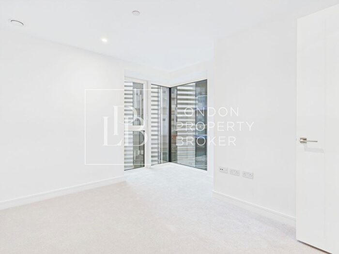 2 Bedroom Flat For Sale In Goldsmith Apartments, Royal Arsenal Riverside, SE18