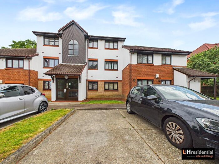 2 Bedroom Maisonette To Rent In St. Pauls Rise, London, N13
