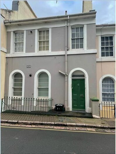 1 Bedroom Flat To Rent In Coburg Place, Torquay TQ2