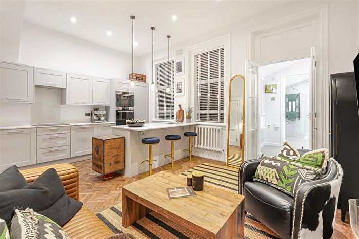 1 Bedroom Flat For Sale In Barons Court Road, West Kensington, W14