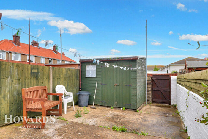 3 Bedroom Terraced House For Sale In May Road, Lowestoft, NR32