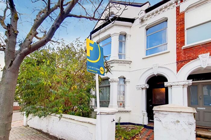 6 Bedroom House For Sale In Laitwood Road, Balham, London, SW12