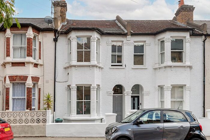 3 Bedroom Property To Rent In Hewer Street, North Kensington, W10